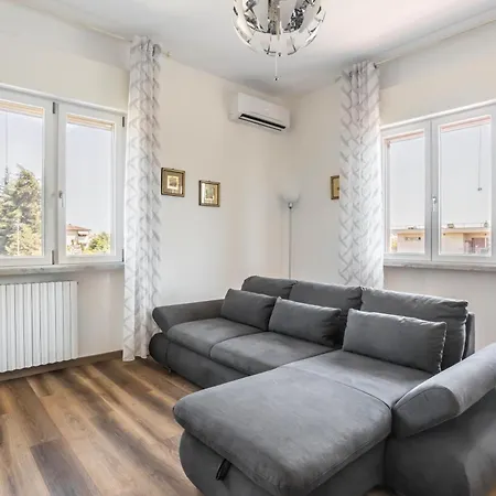 شقة Modern Near Lucca With Private Garden And Parking *