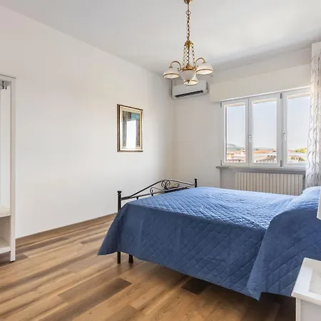 Modern Near Lucca With Private Garden And Parking كابانّوري