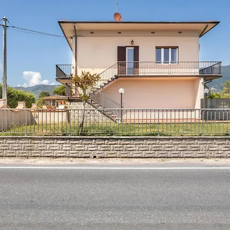 شقة Modern Near Lucca With Private Garden And Parking